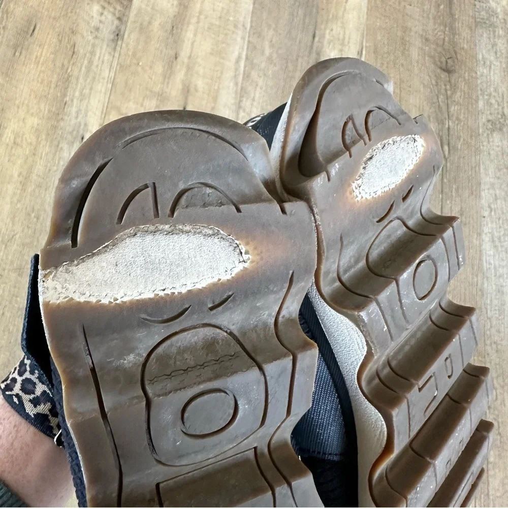 Sorel Kinetic Sneaker Black Velcro Straps